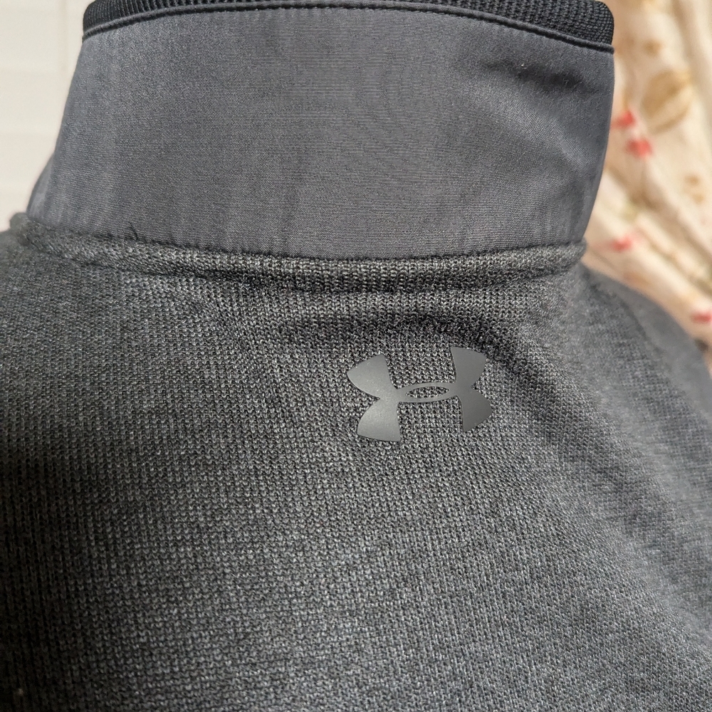 Women's Under Armour pullover top - Picture 5 of 6